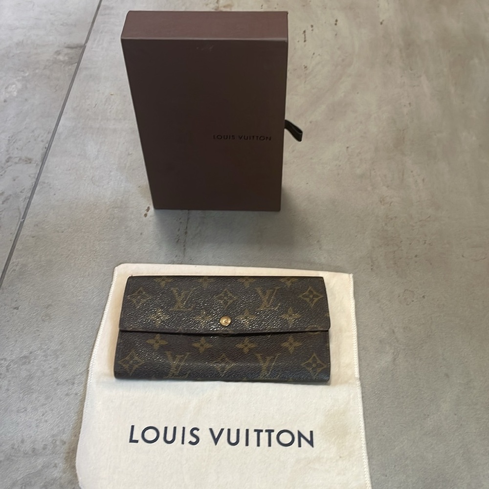 Louis Vuitton Monogram Wallet - Picture 2 of 15